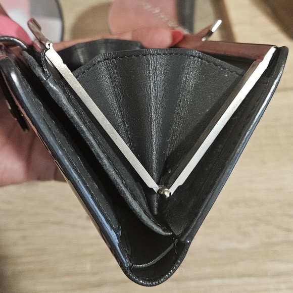 Louis Vuitton Vernis Viennois MV Gris AD Clasp Bifold Wallet - Picture 10 of 15